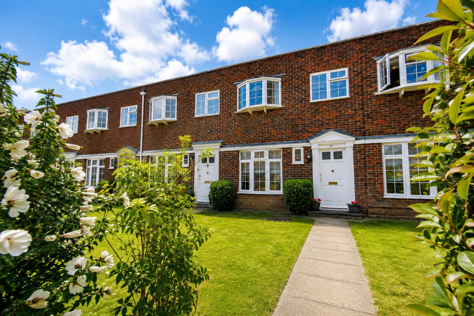 Shaftesbury Crescent, Staines-Upon-Thames